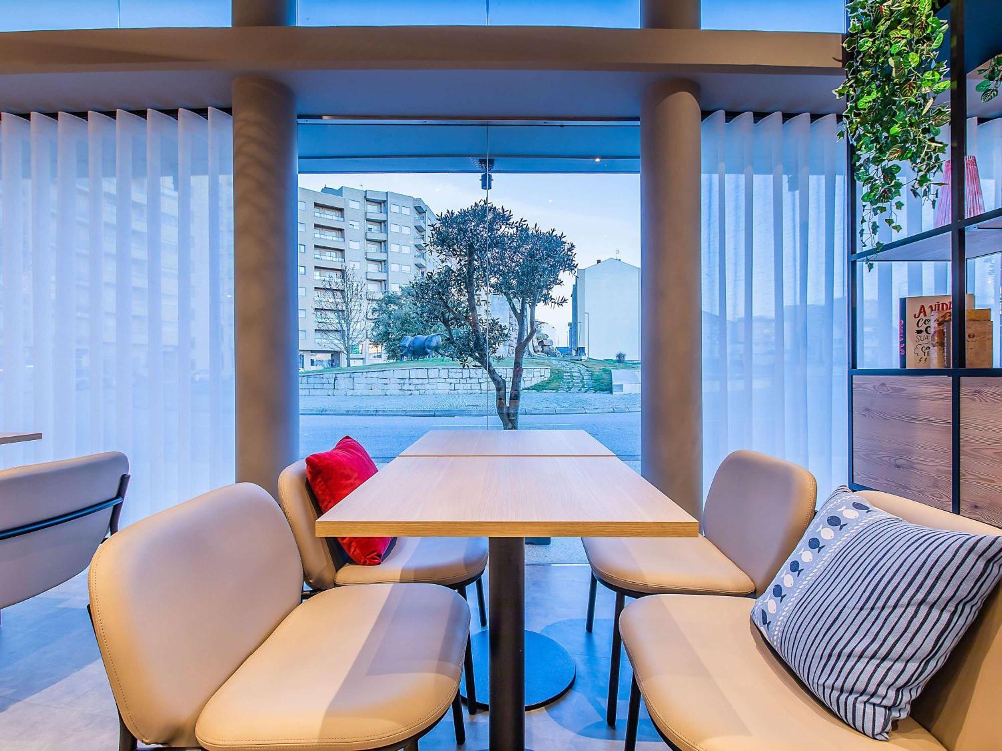 Hotel Ibis Braganca Exterior photo